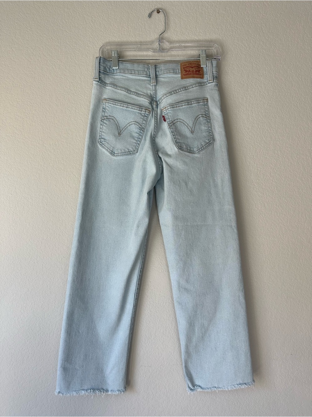 Levi's Ribcage Straight Light Wash Raw Hem Women’s size 27